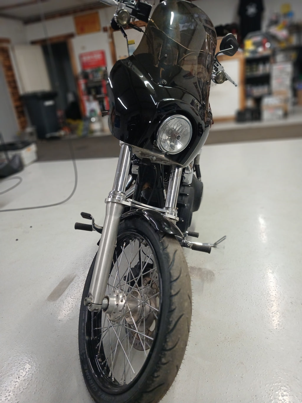 Harley-Davidson Dyna Wide Glide 2012 – 110" | Bitubo | Saddlemen