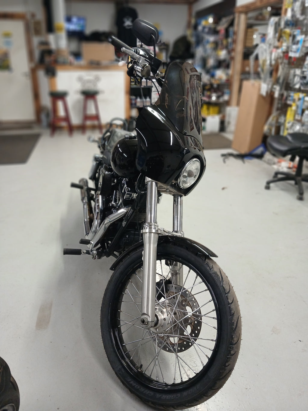 Harley-Davidson Dyna Wide Glide 2012 – 110" | Bitubo | Saddlemen