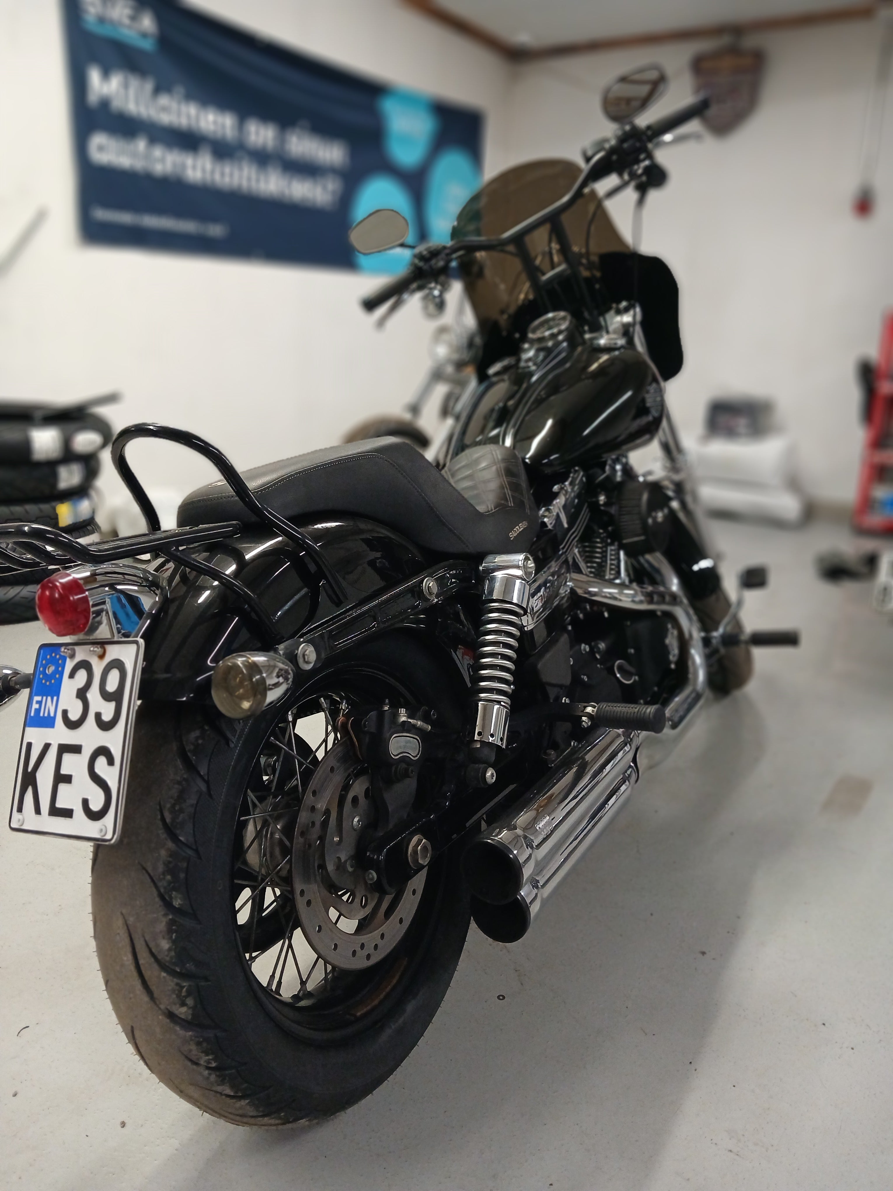 Harley-Davidson Dyna Wide Glide 2012 – 110" | Bitubo | Saddlemen