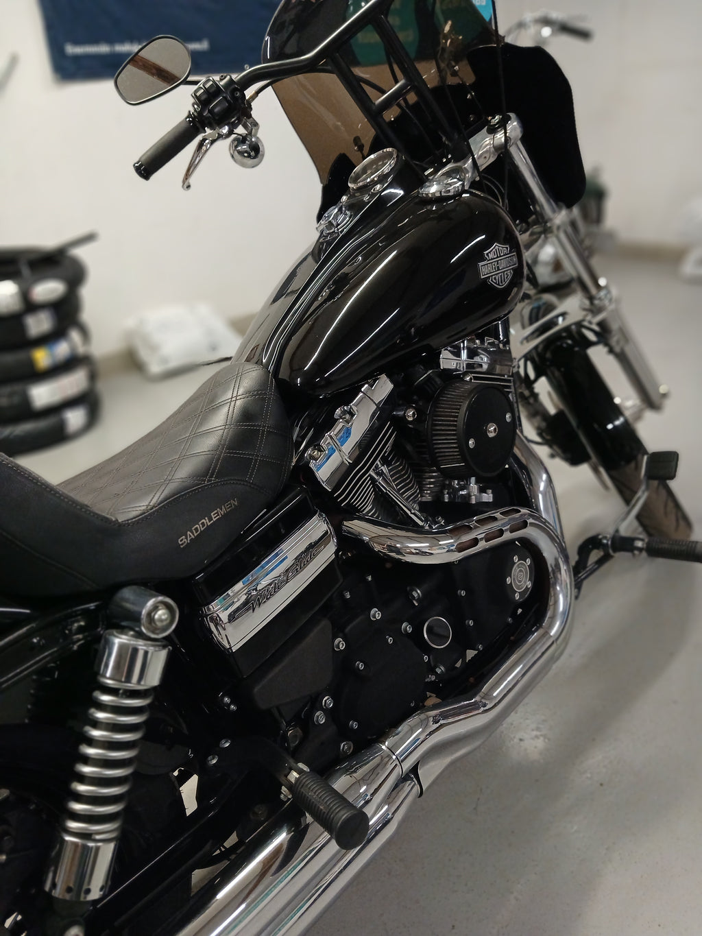 Harley-Davidson Dyna Wide Glide 2012 – 110" | Bitubo | Saddlemen